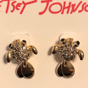 NWT•Betsey Fancy Goldfish post earrings